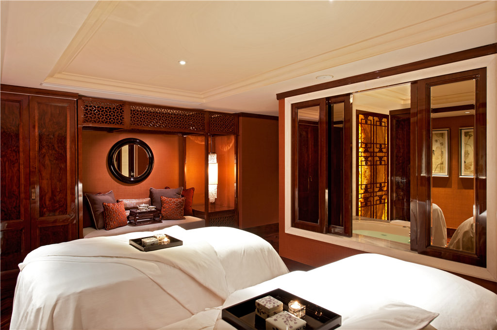 Fairmont Peace Hotel Shanghai By HBA 101.jpg