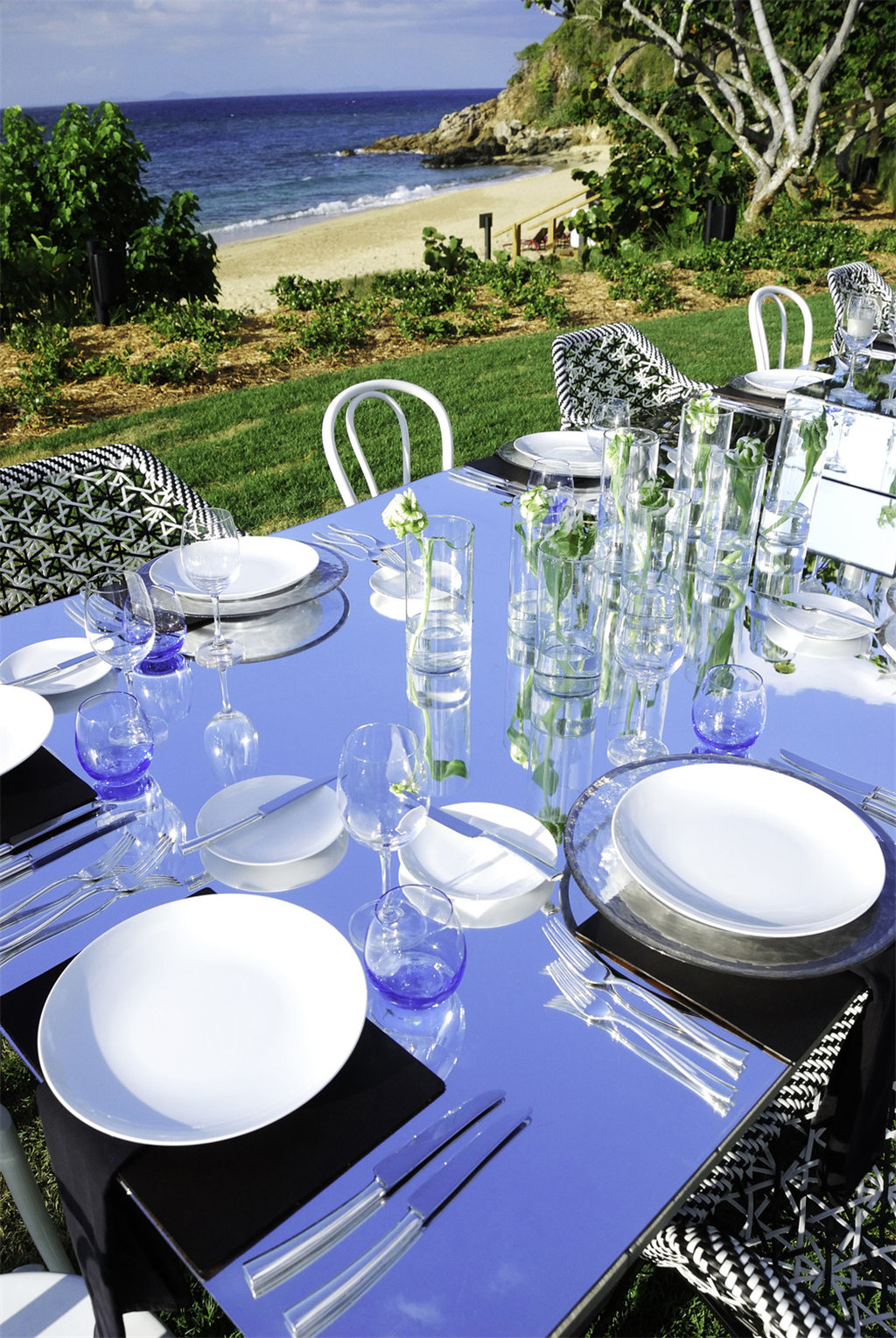 28)W Retreat &amp;amp_ Spa - Vieques IslandBeachfront banquet table Ĕz.jpg