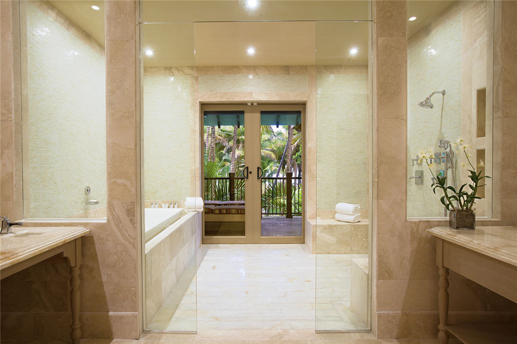 19)St. Regis Bahia Beach Resort, Puerto RicoGovernors Bathroom Ĕz.jpg