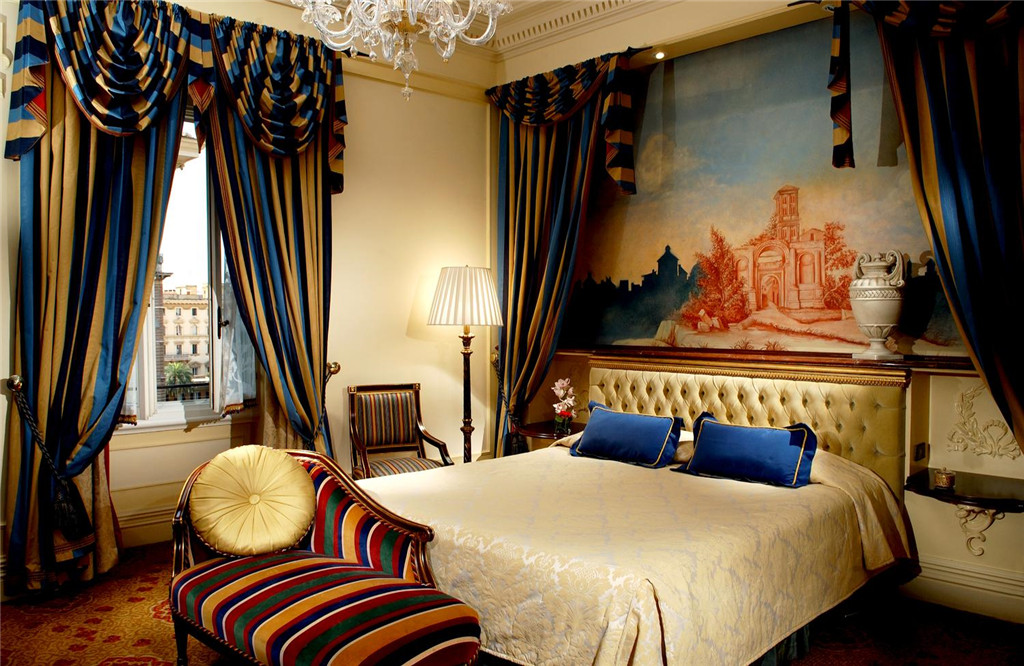 3)The St. Regis Grand Hotel, RomeGuestroom Ĕz.jpg