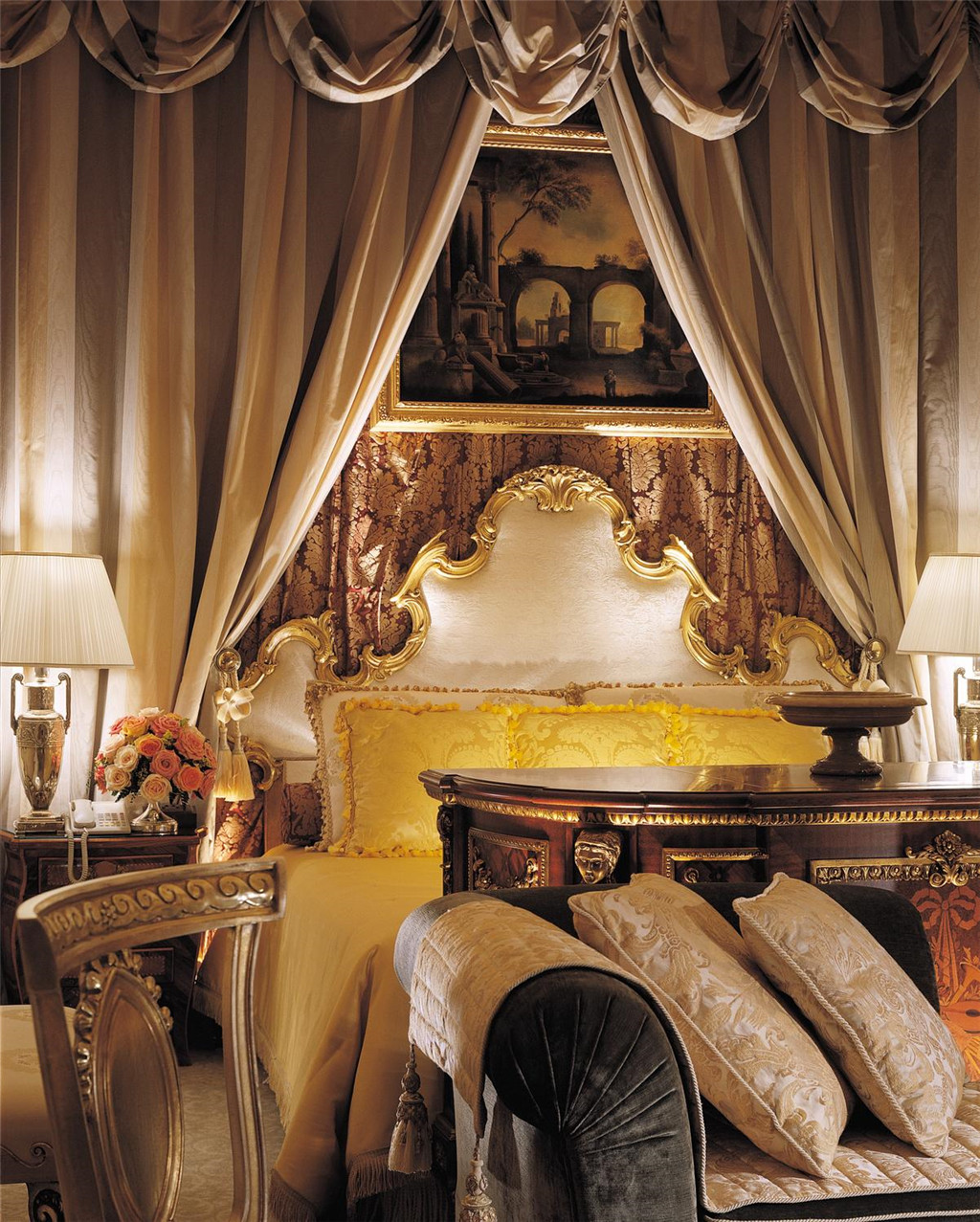 15)The St. Regis Grand Hotel, RomeGuestroom Ĕz.jpg
