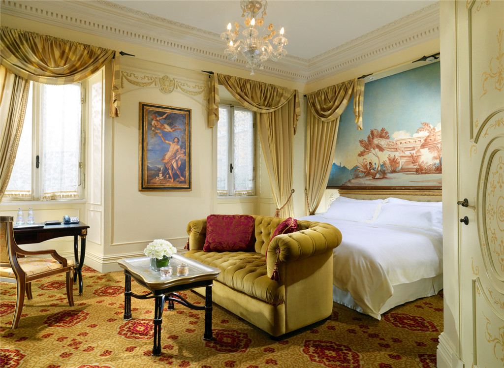 18)The St. Regis Grand Hotel, RomeDeluxe Room Ĕz.jpg