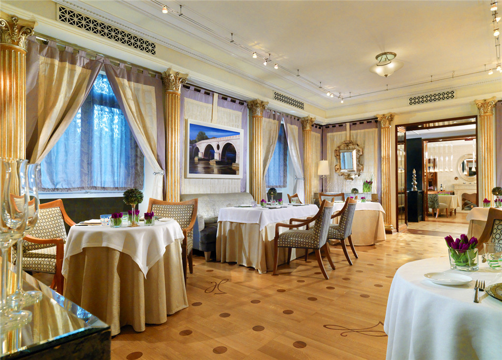 46)The St. Regis Grand Hotel, RomeVivendo Restaurant Ĕz.jpg