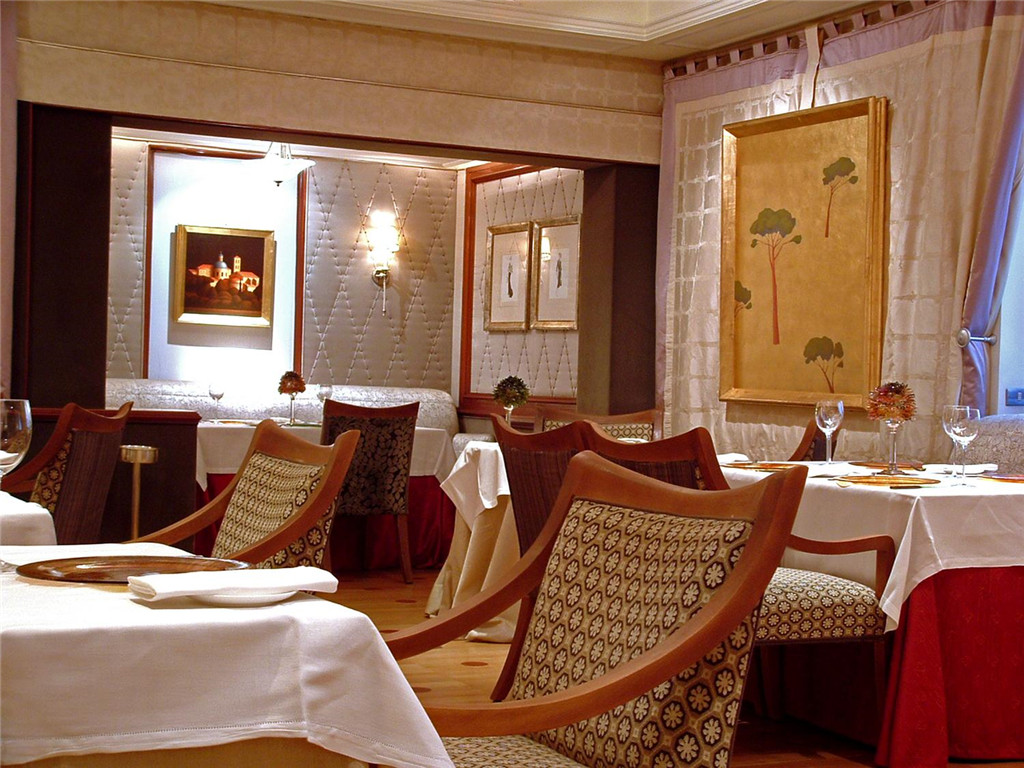 48)The St. Regis Grand Hotel, RomeVivendo restaurant, detail Ĕz.jpg