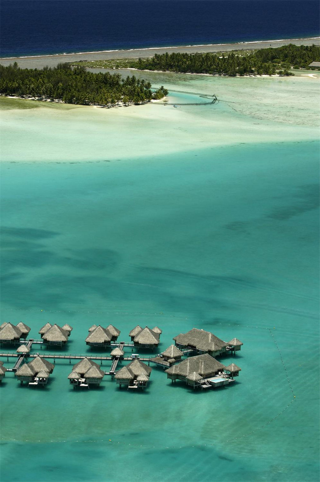 17)The St. Regis Bora Bora ResortOver water pool villa with view of ocean Ĕz.jpg