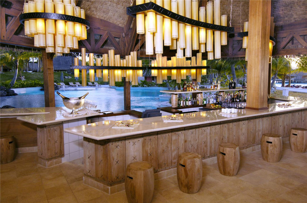 33)The St. Regis Bora Bora ResortAparima Bar Ĕz.jpg