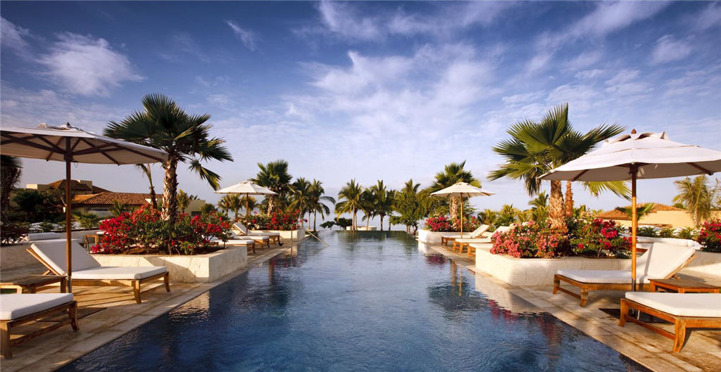 36)The St. Regis Punta Mita ResortAdult Infinity Pool Ĕz.jpg