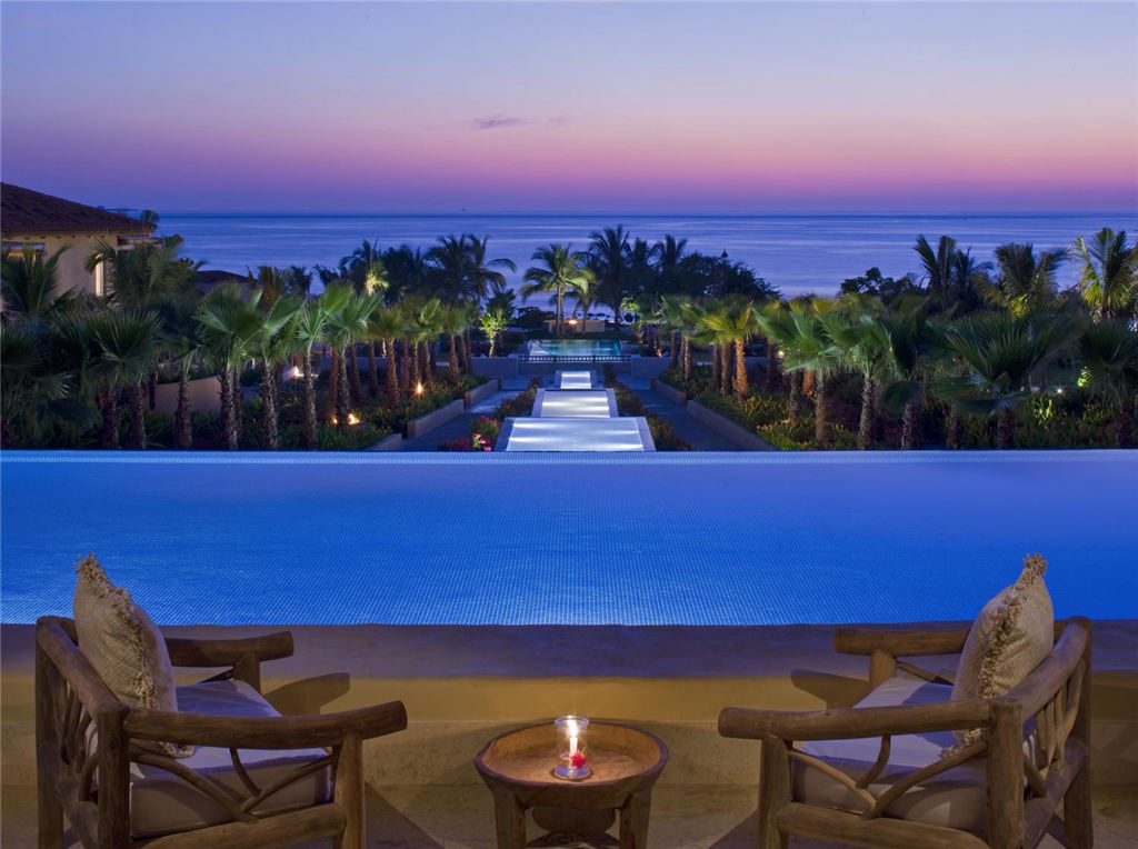 48)The St. Regis Punta Mita ResortAltamira Bar &amp;amp_ Reflecting Pool Ĕz.jpg