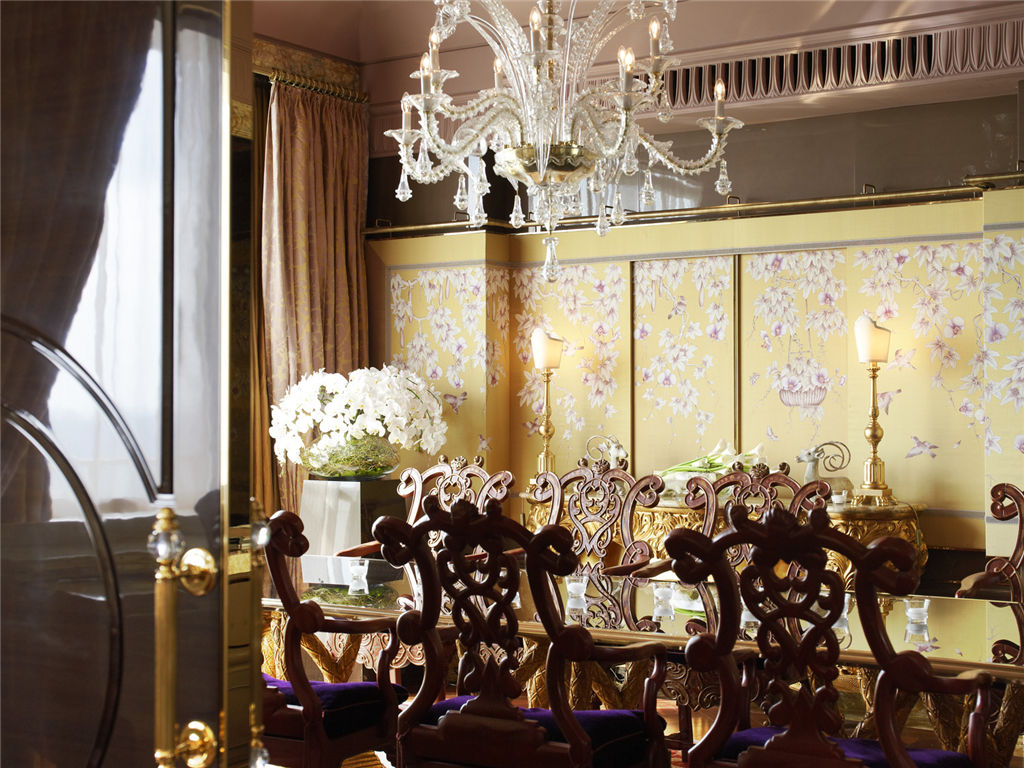 20)The St. Regis SingaporePresidential Suite dining room - table for 12 Ĕz.jpg