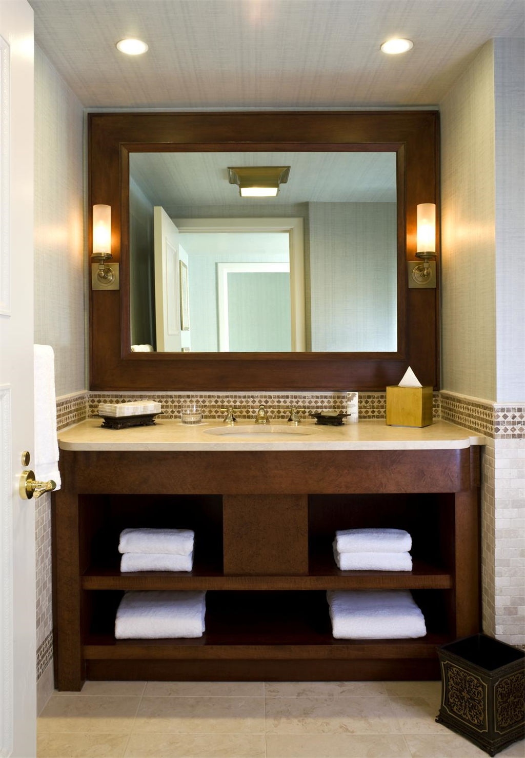 5)The St. Regis Washington, D.C.Suite Bathroom Ĕz.jpg