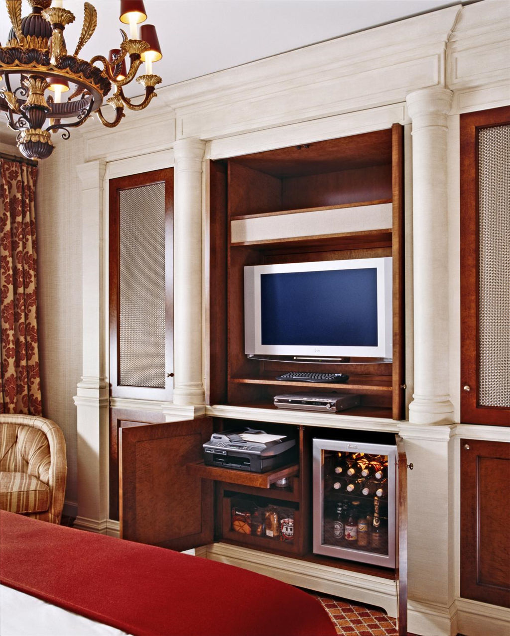 15)The St. Regis Washington, D.C.Deluxe Guest Room Ĕz.jpg