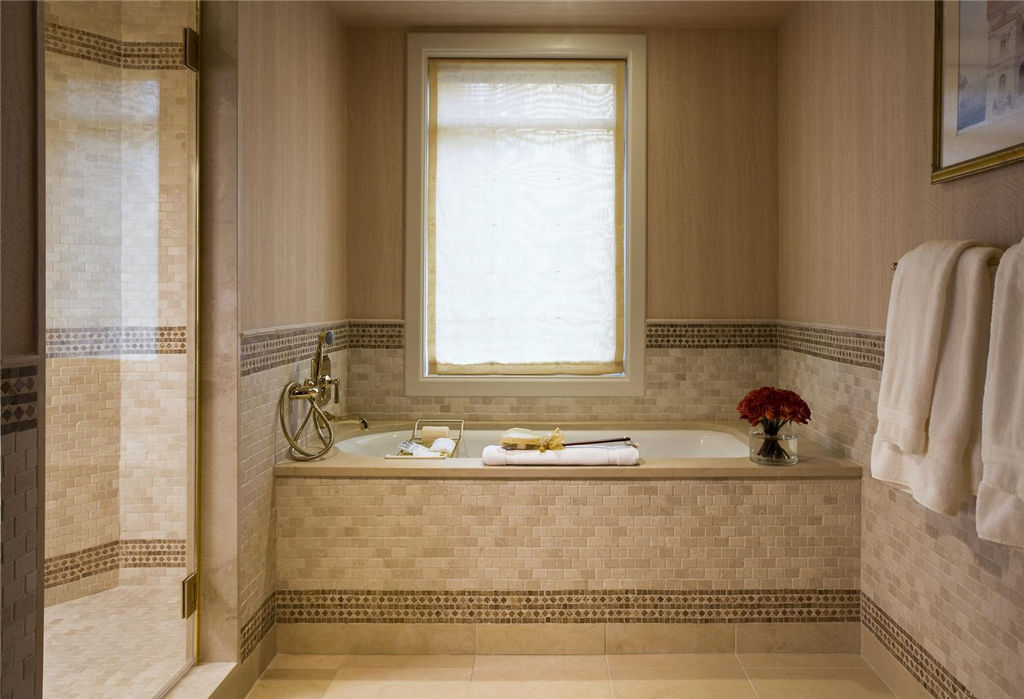 43)The St. Regis Washington, D.C.Suite Bathroom Ĕz.jpg