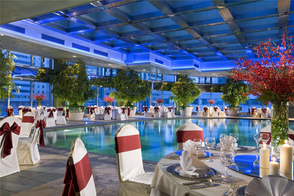 24)The St. Regis ShanghaiSt Regis Poolside Gala Ĕz.jpg