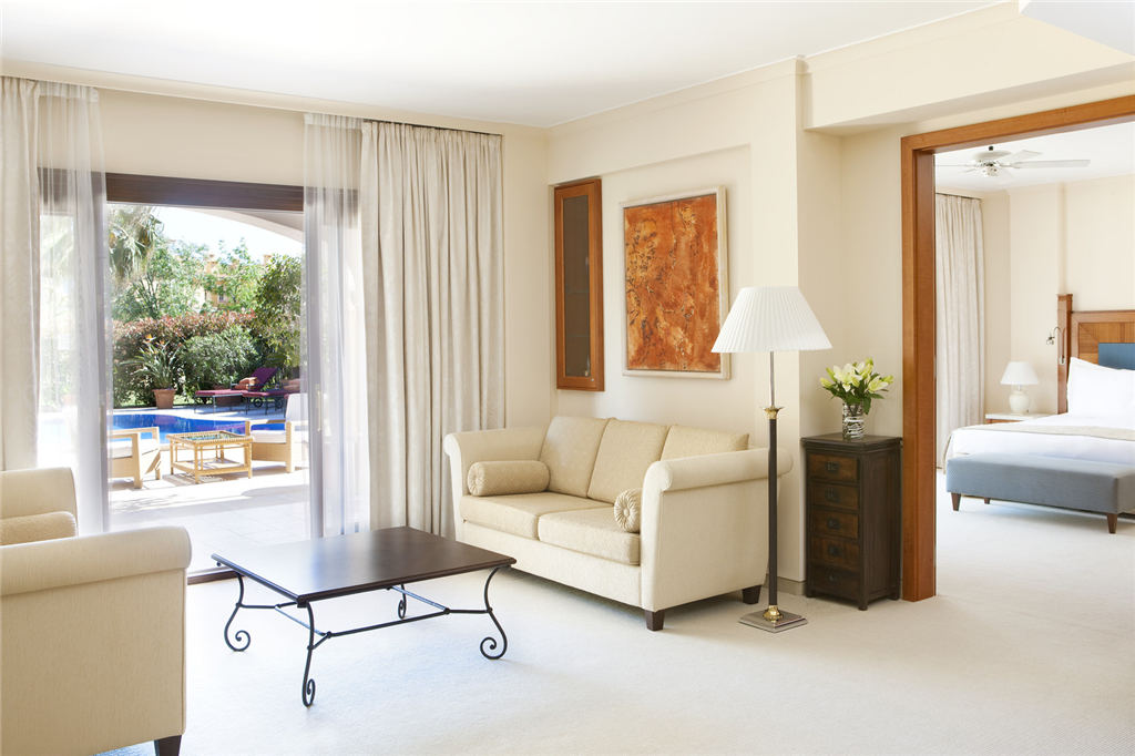 22)The St. Regis Mardavall Mallorca ResortPool Suite Ĕz.jpg