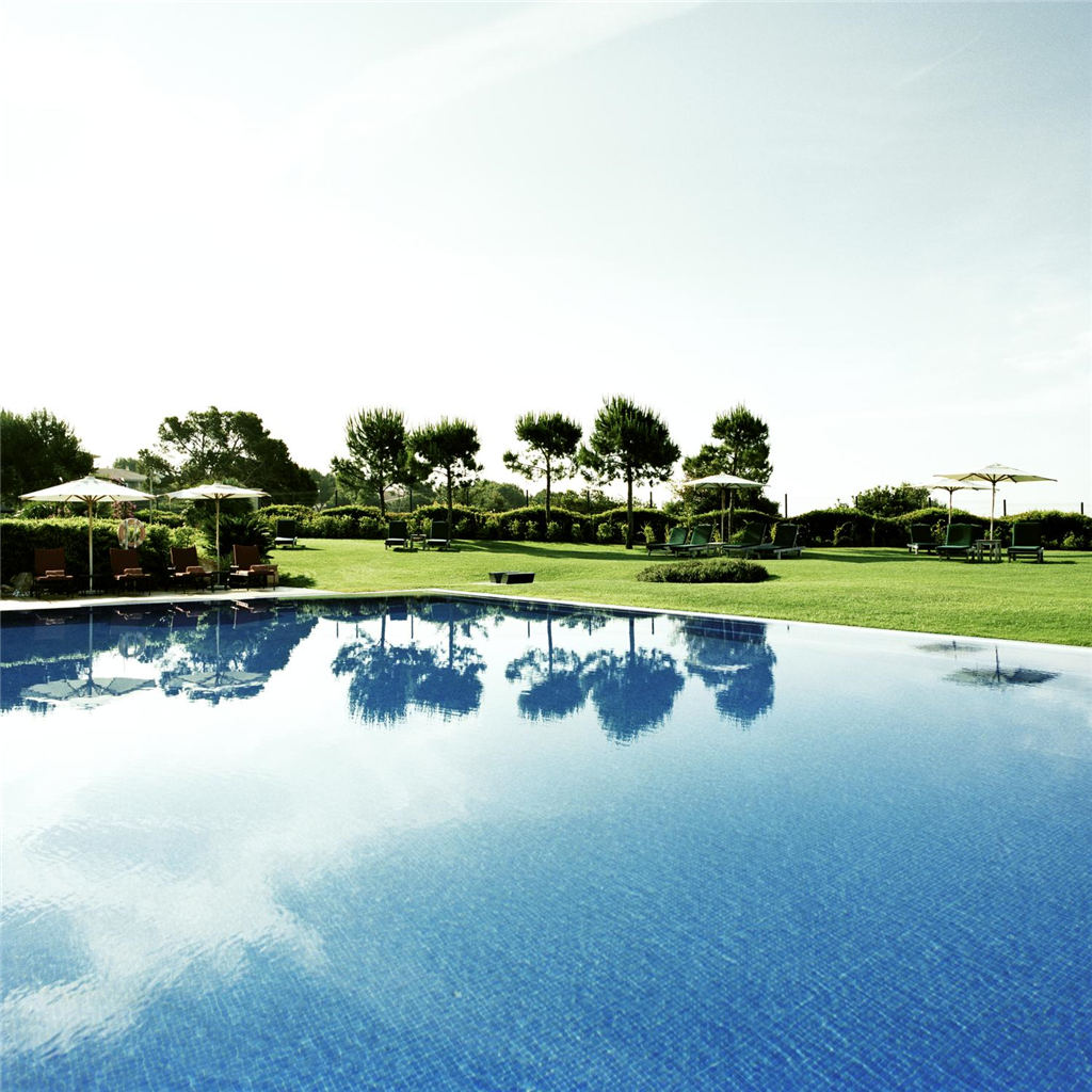 29)The St. Regis Mardavall Mallorca ResortOutdoor Swimming Pool Ĕz.jpg
