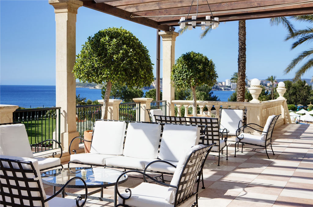 38)The St. Regis Mardavall Mallorca ResortEs Vent Bar terrace Ĕz.jpg